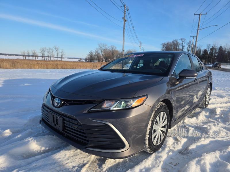 Toyota Camry Hybrid LE 2023
