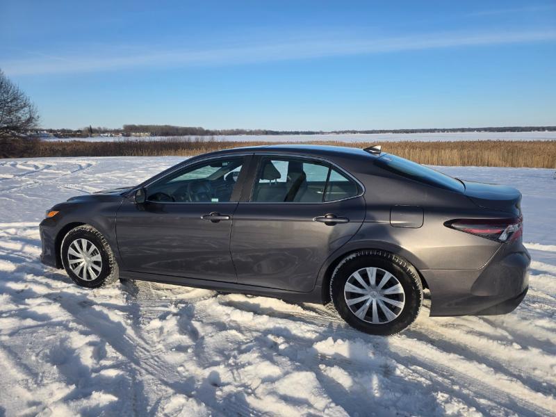 Toyota Camry Hybrid LE 2023