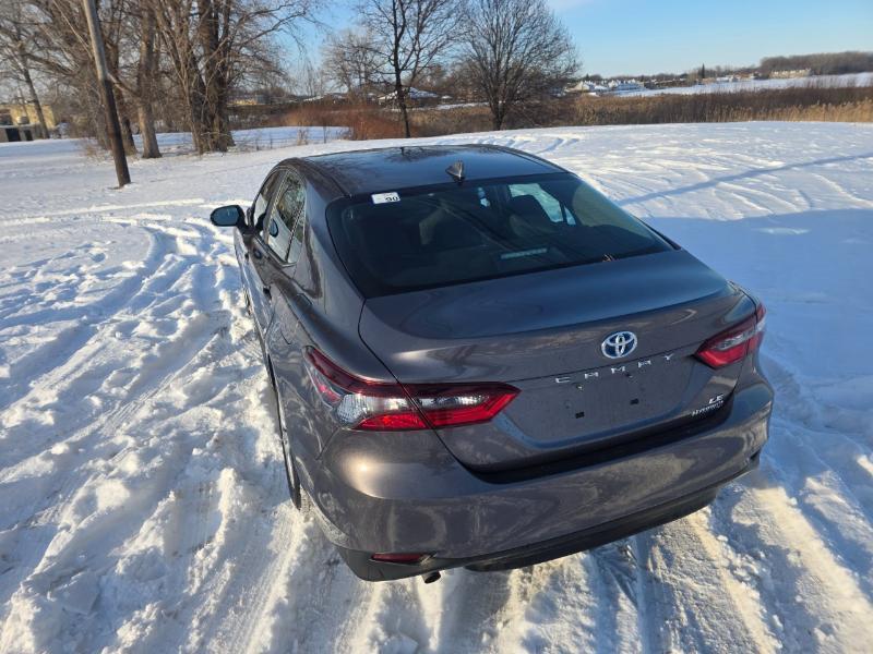 Toyota Camry Hybrid LE 2023