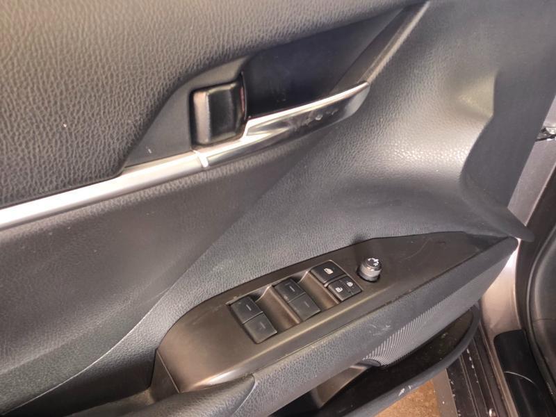 Toyota Camry Hybrid LE 2023