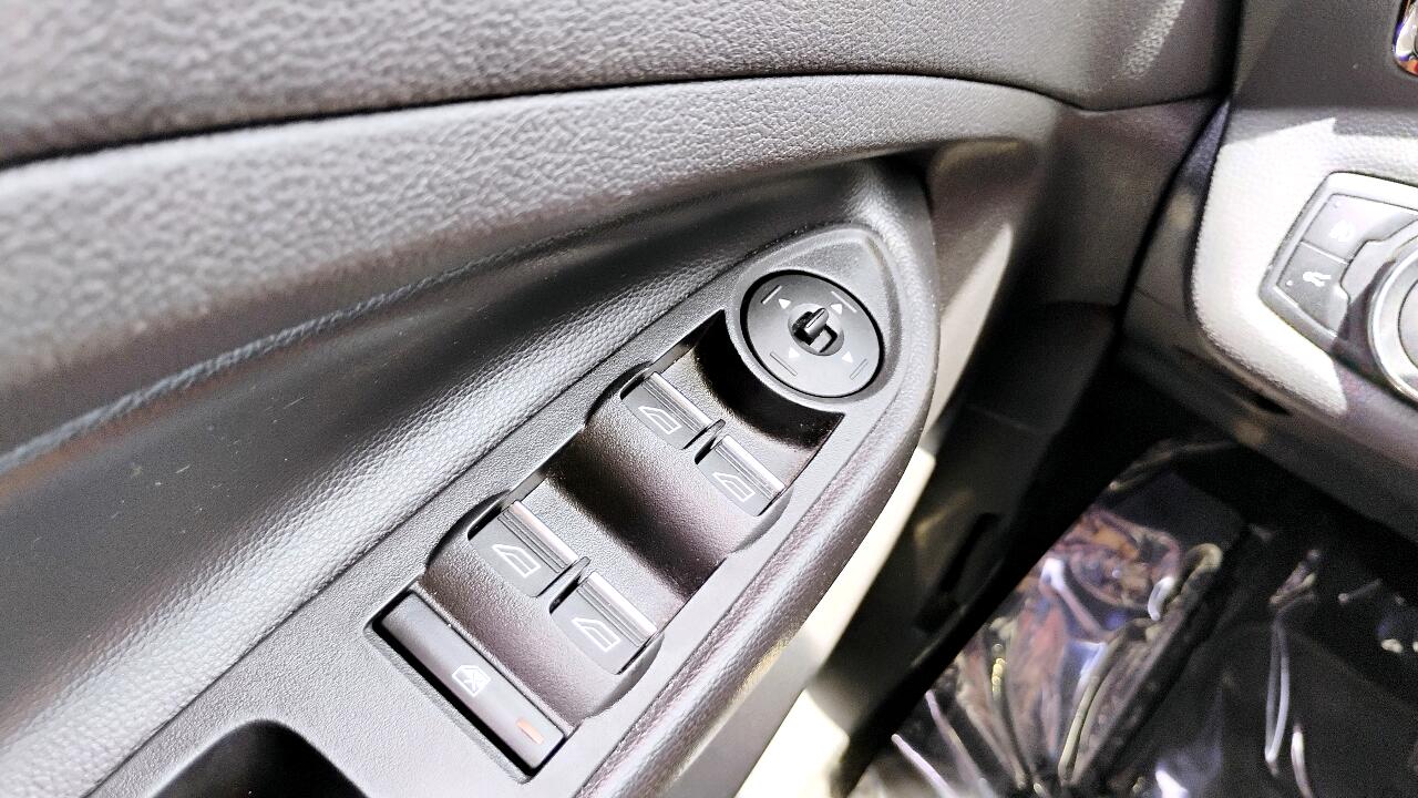 Ford Escape Titanium FWD 2017 Ford Escape Titanium FWD 2017