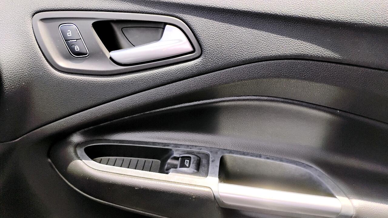 Ford Escape Titanium FWD 2017 Ford Escape Titanium FWD 2017