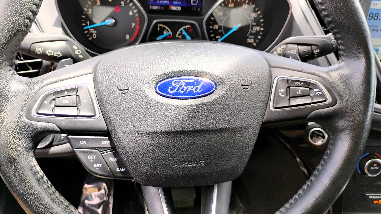 Ford Escape Titanium FWD 2017 Ford Escape Titanium FWD 2017