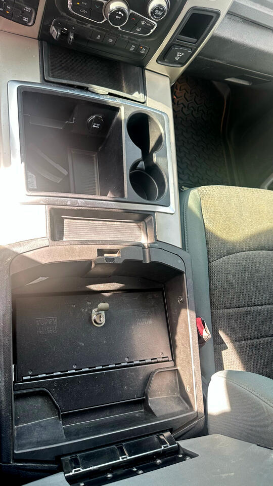 RAM 1500 SLT Crew Cab SWB 4WD 2014