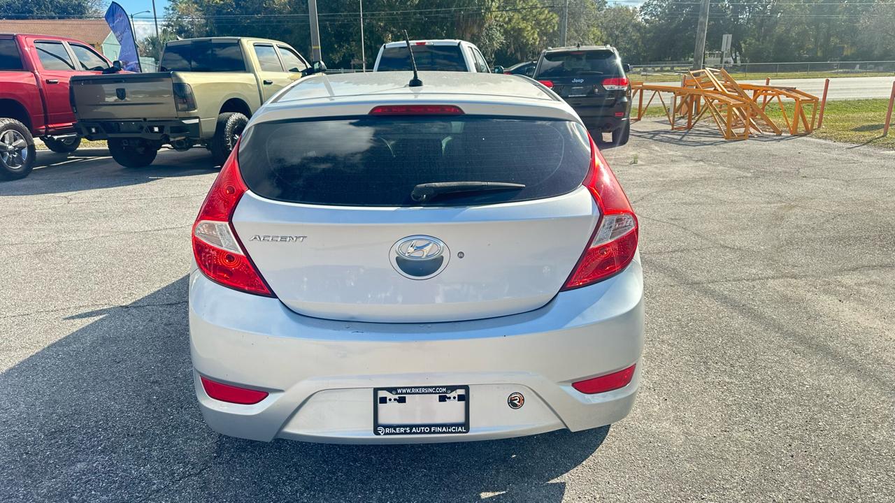 Hyundai Accent SE 5-Door 6A 2017