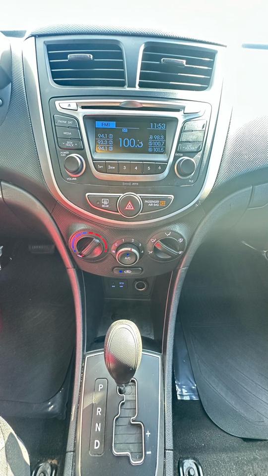 Hyundai Accent SE 5-Door 6A 2017