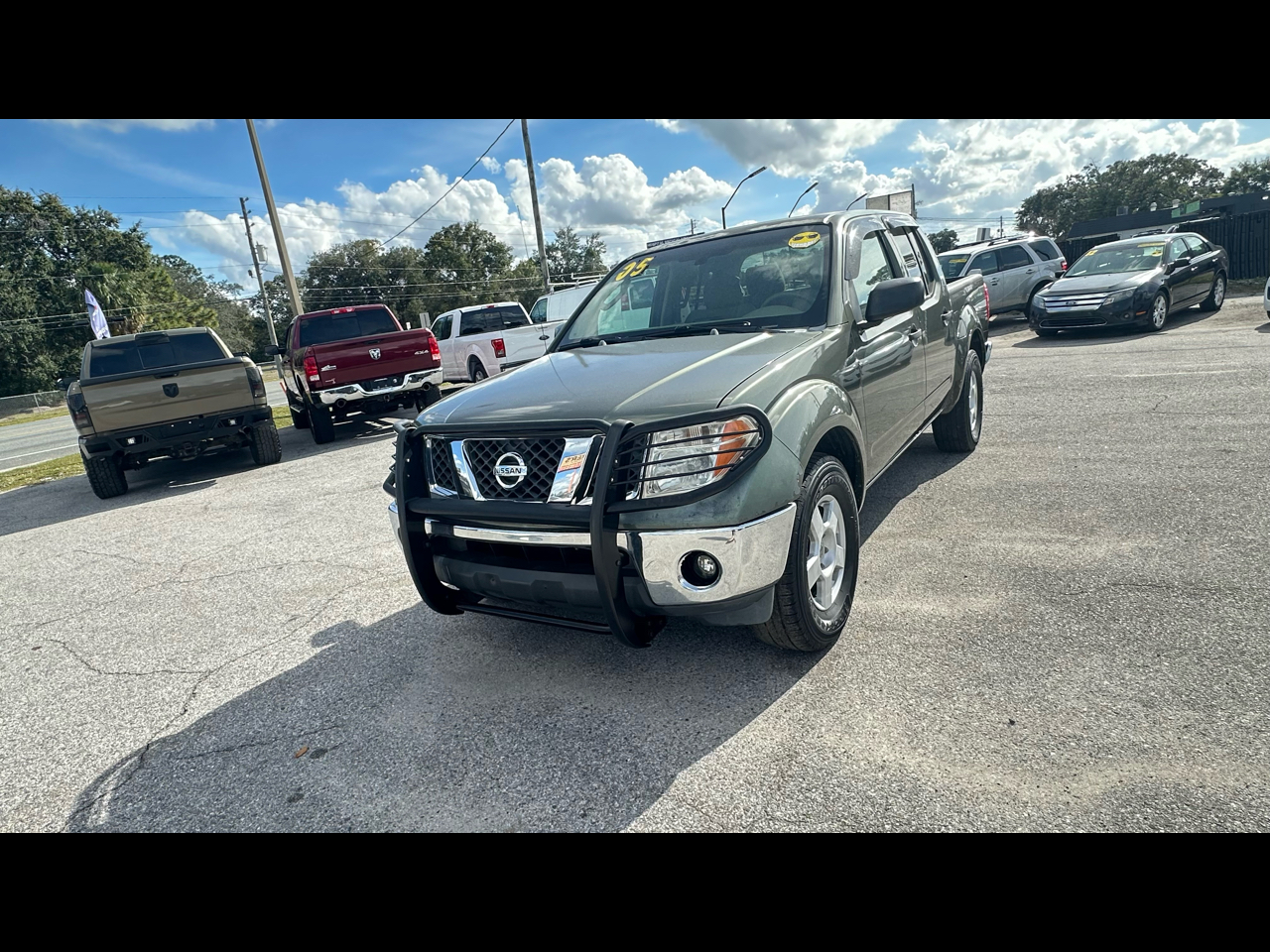 2005 Nissan Frontier SE's photo