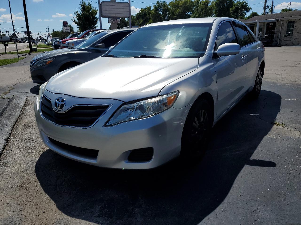 Toyota Camry 4dr Sdn I4 Man LE (Natl) 2011