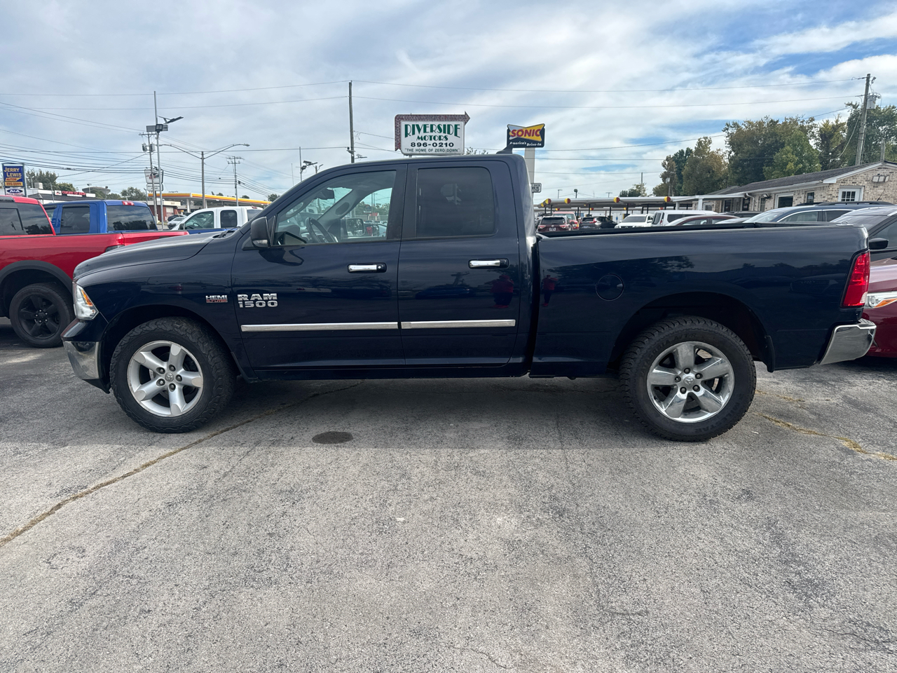 RAM 1500 4WD Quad Cab 140.5" Big Horn 2015 RAM 1500 4WD Quad Cab 140.5" Big Horn 2015