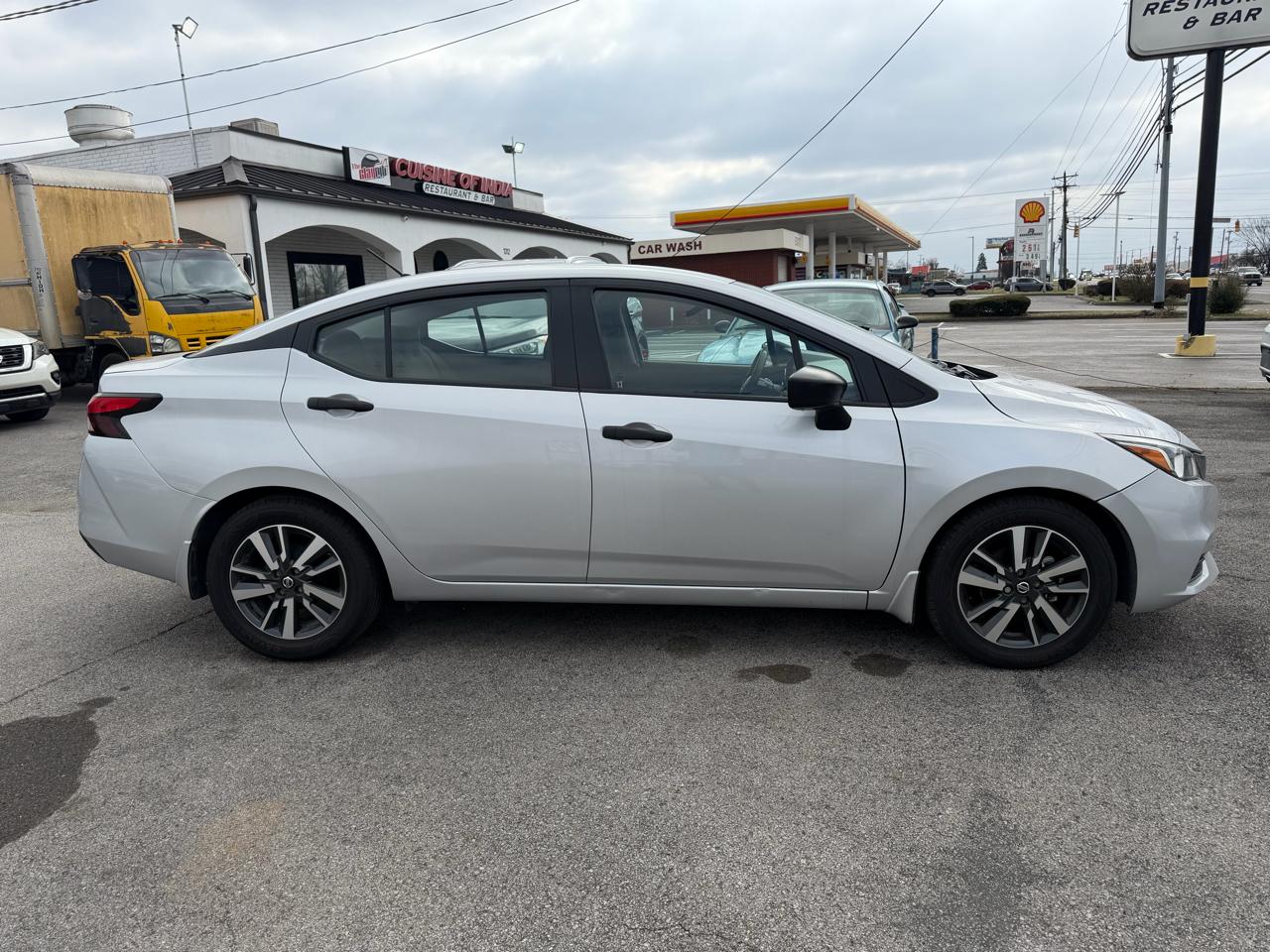 Nissan Versa S CVT 2021