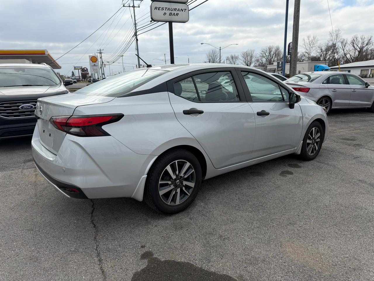 Nissan Versa S CVT 2021