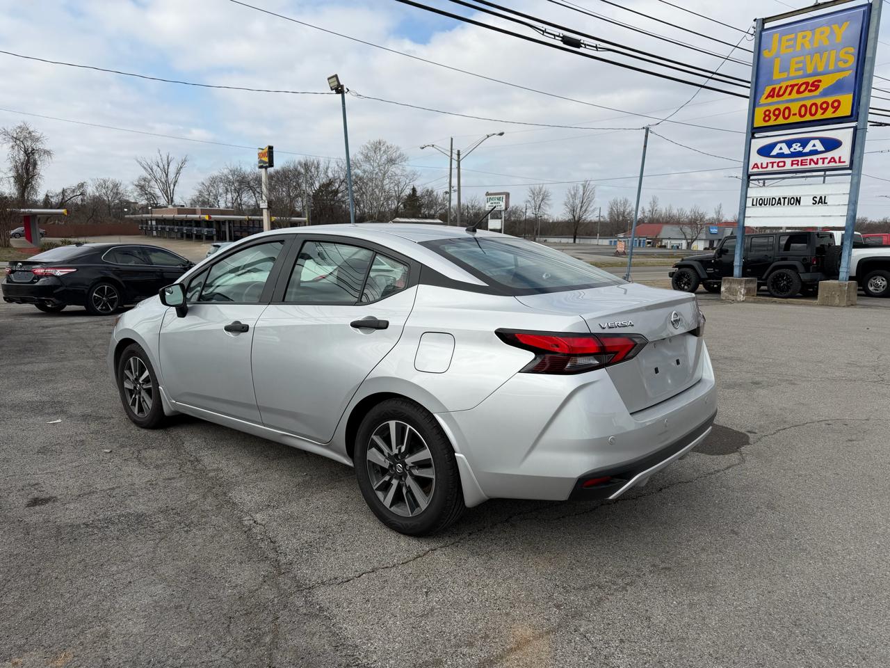 Nissan Versa S CVT 2021