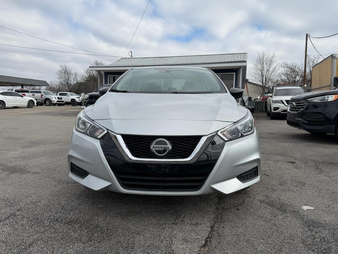 Nissan Versa S CVT 2021