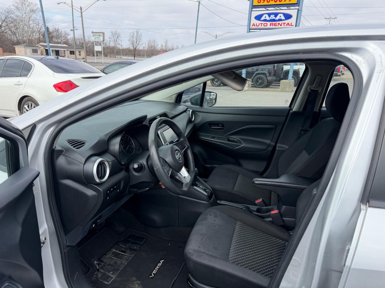Nissan Versa S CVT 2021