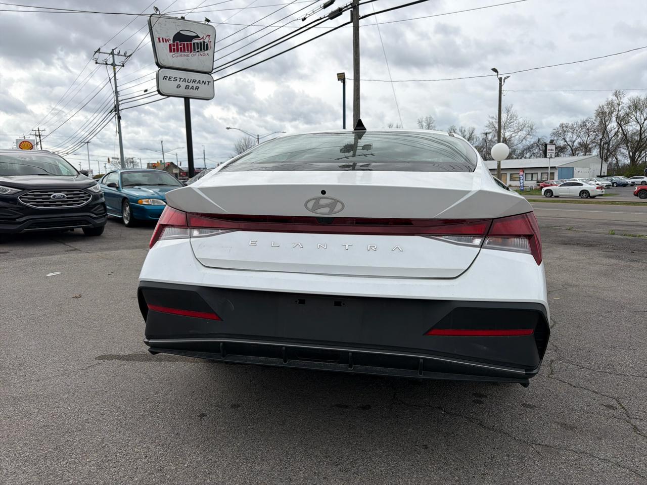 Hyundai Elantra SEL IVT 2024