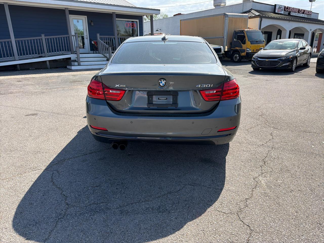 View vehicle photo 4