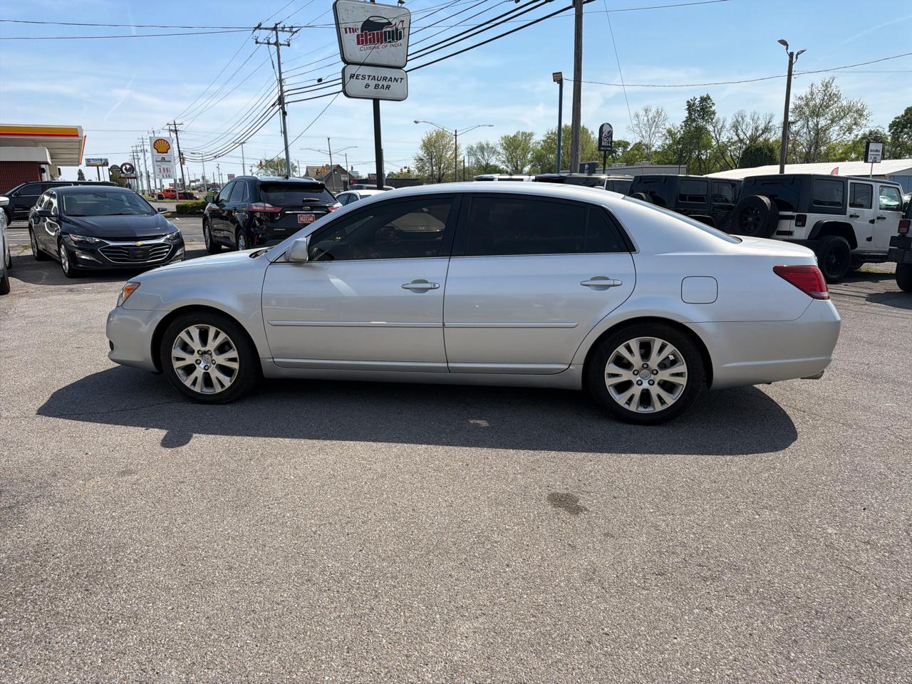 Toyota Avalon 4dr Sdn Limited (Natl) 2010