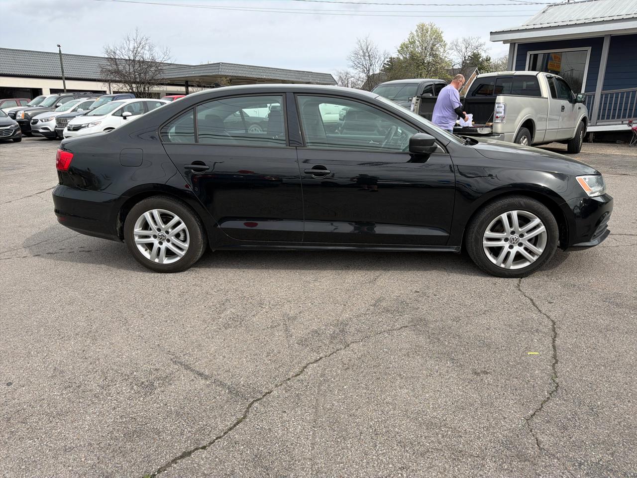 Volkswagen Jetta Sedan 4dr Auto 2.0L S 2015