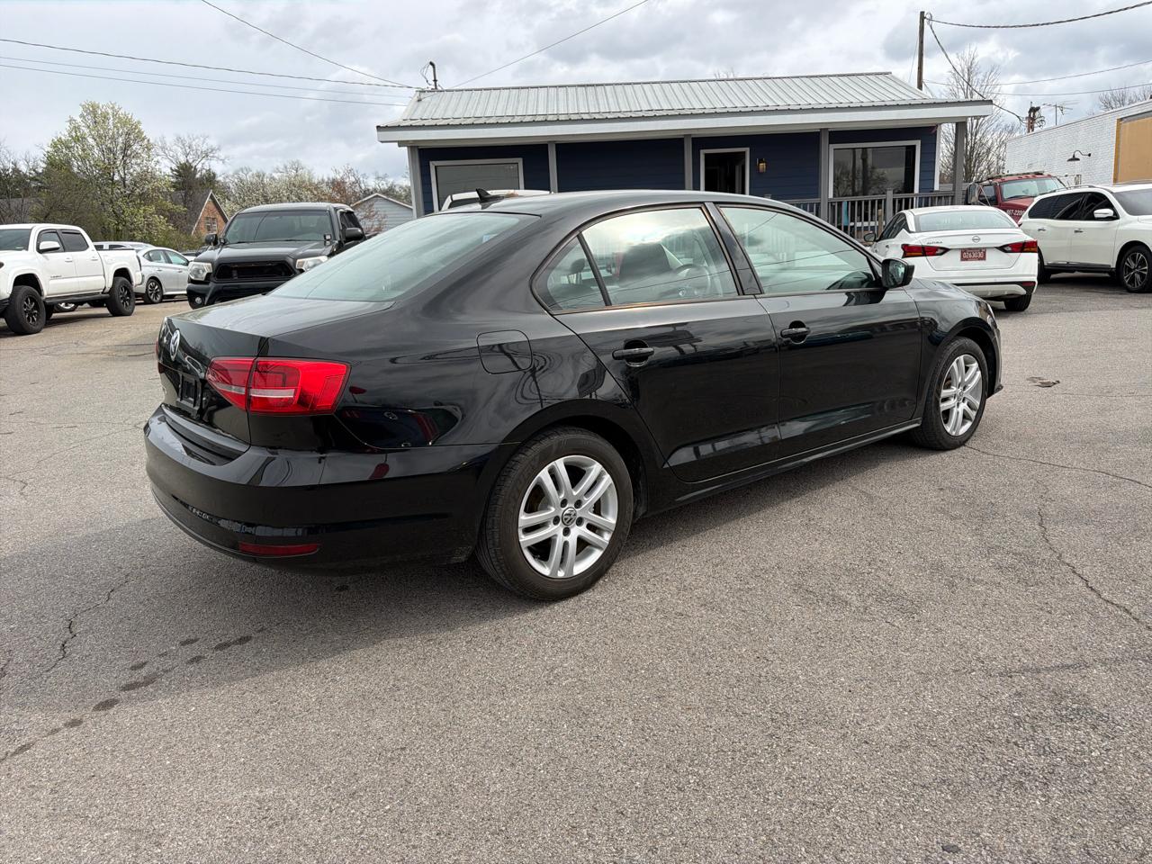 Volkswagen Jetta Sedan 4dr Auto 2.0L S 2015