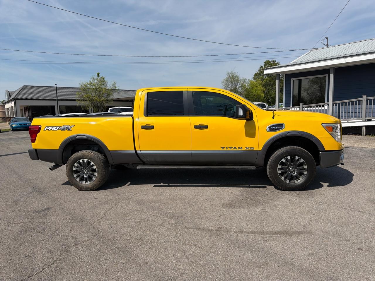 Nissan Titan XD 4x4 Gas Crew Cab PRO-4X 2018