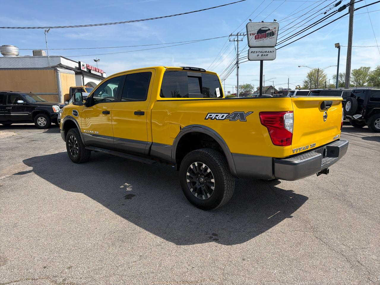 Nissan Titan XD 4x4 Gas Crew Cab PRO-4X 2018