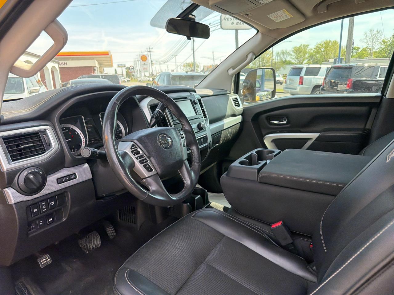 Nissan Titan XD 4x4 Gas Crew Cab PRO-4X 2018