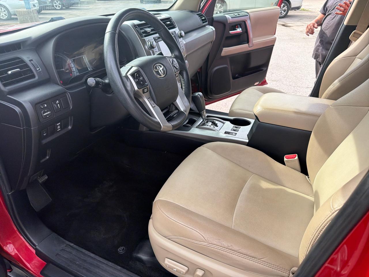 Toyota 4Runner SR5 Premium 2WD (Natl) 2018