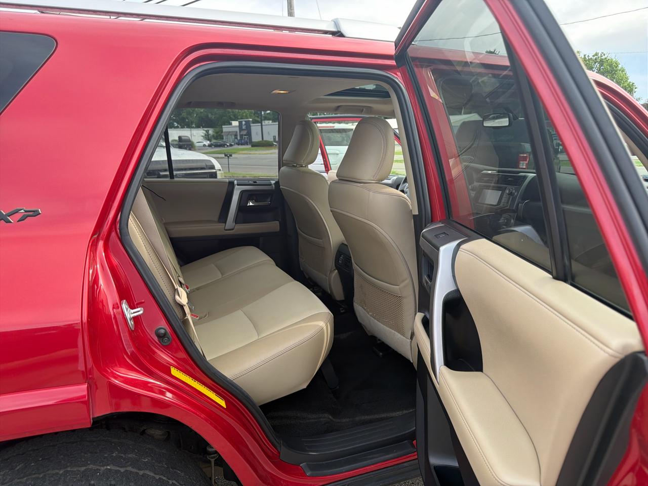 Toyota 4Runner SR5 Premium 2WD (Natl) 2018