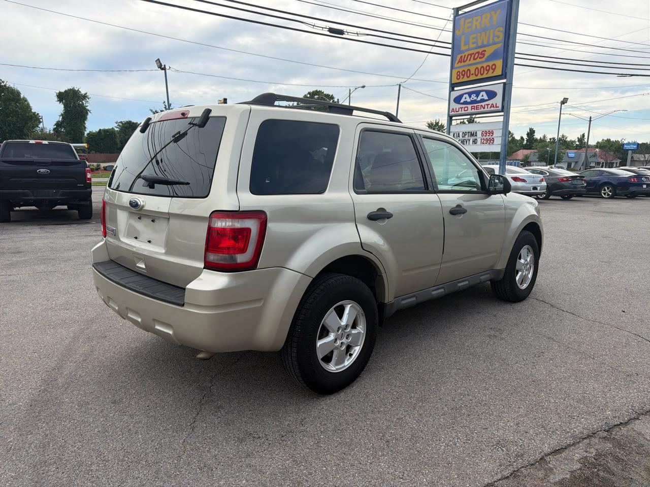 Ford Escape 4WD 4dr XLT 2010
