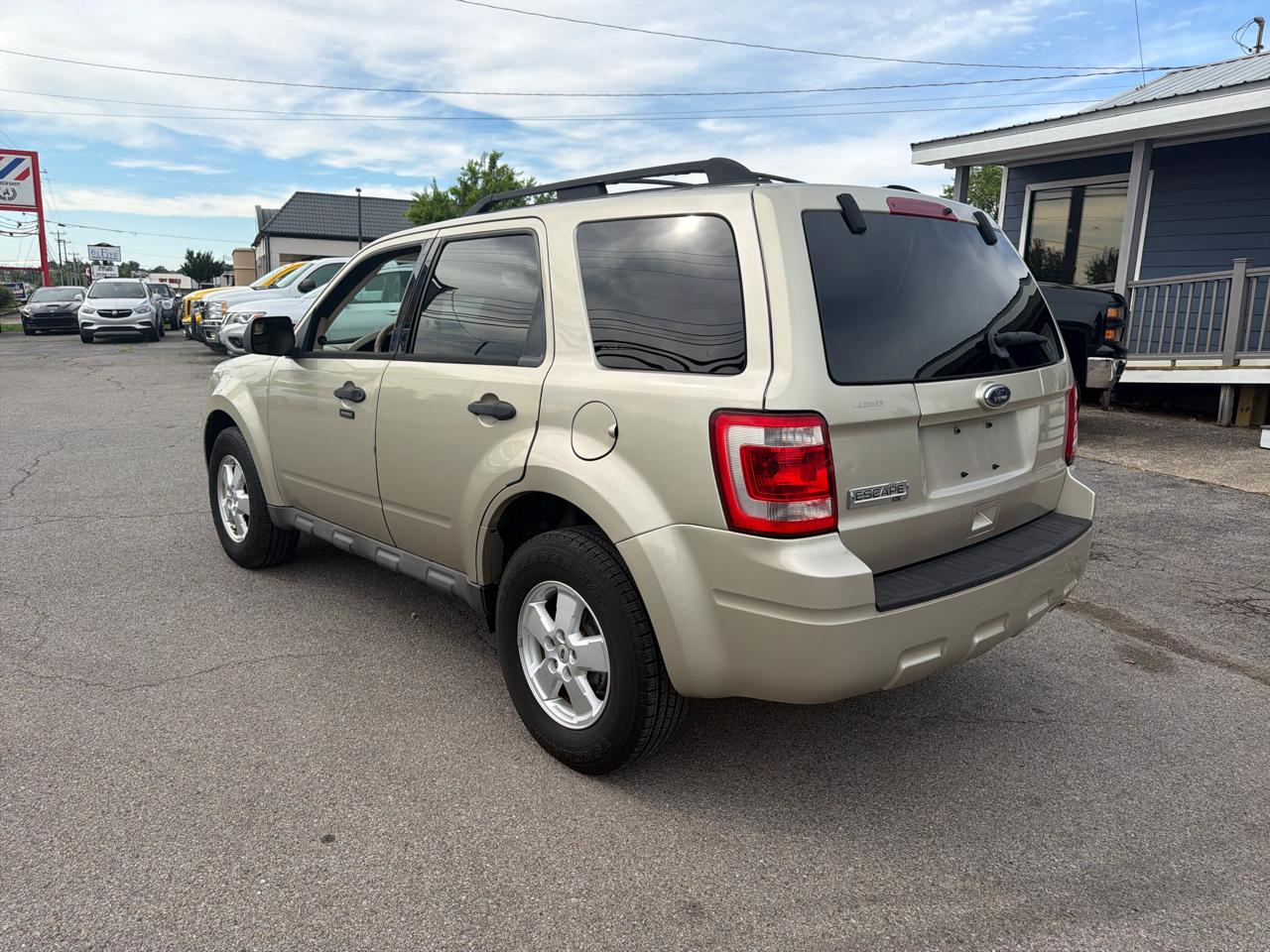 Ford Escape 4WD 4dr XLT 2010