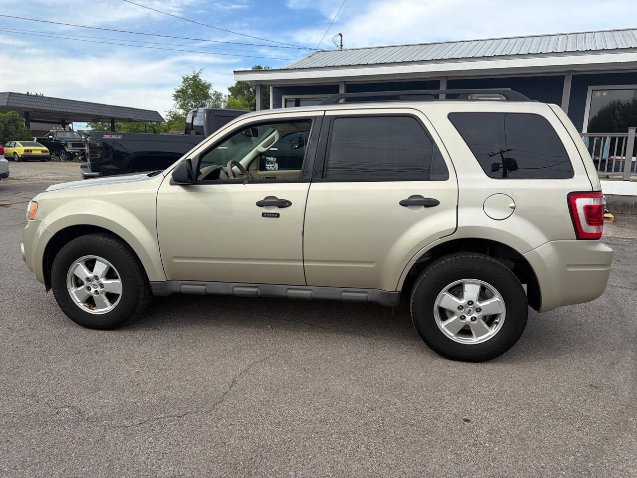 Ford Escape 4WD 4dr XLT 2010