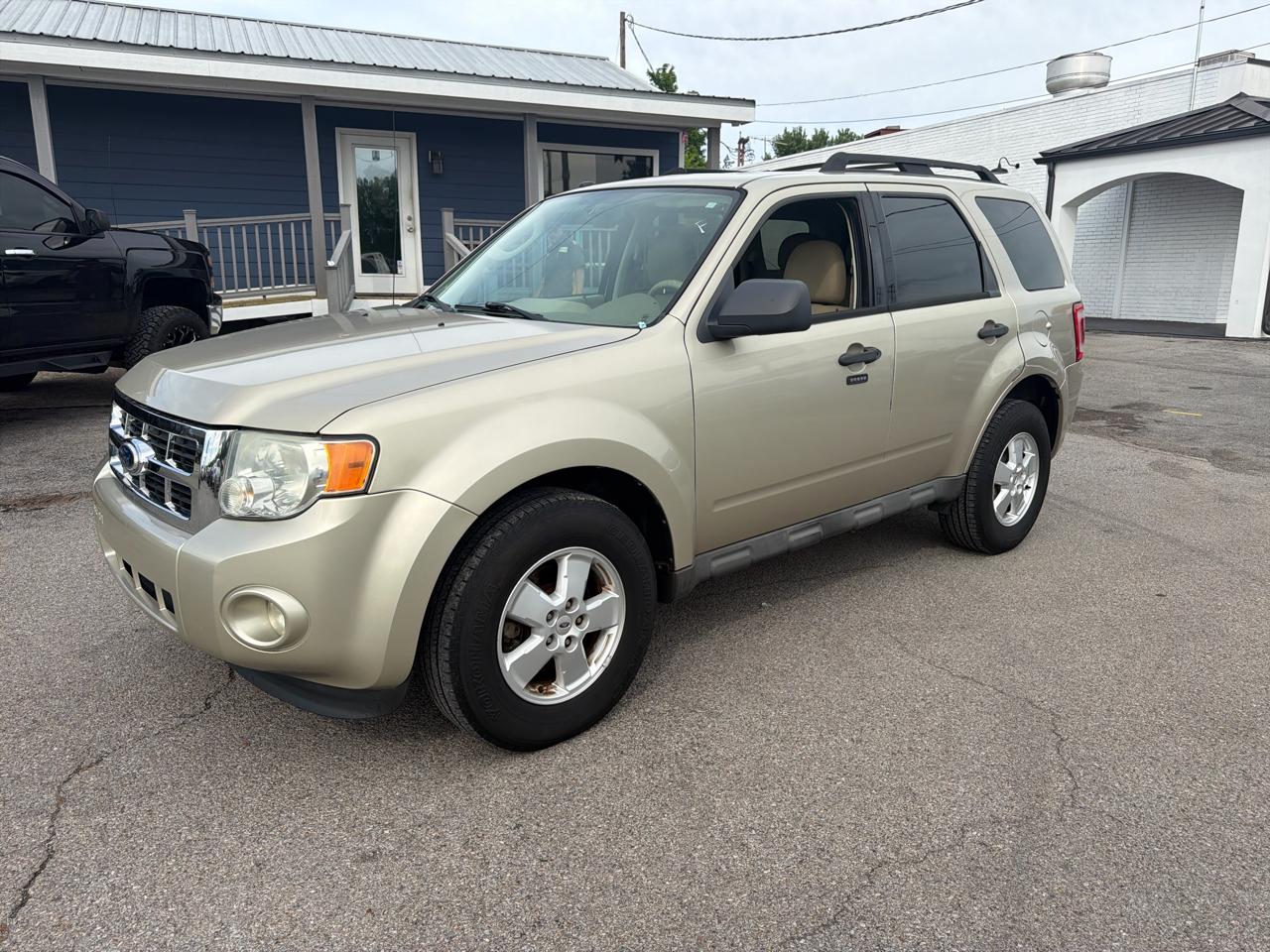 Ford Escape 4WD 4dr XLT 2010