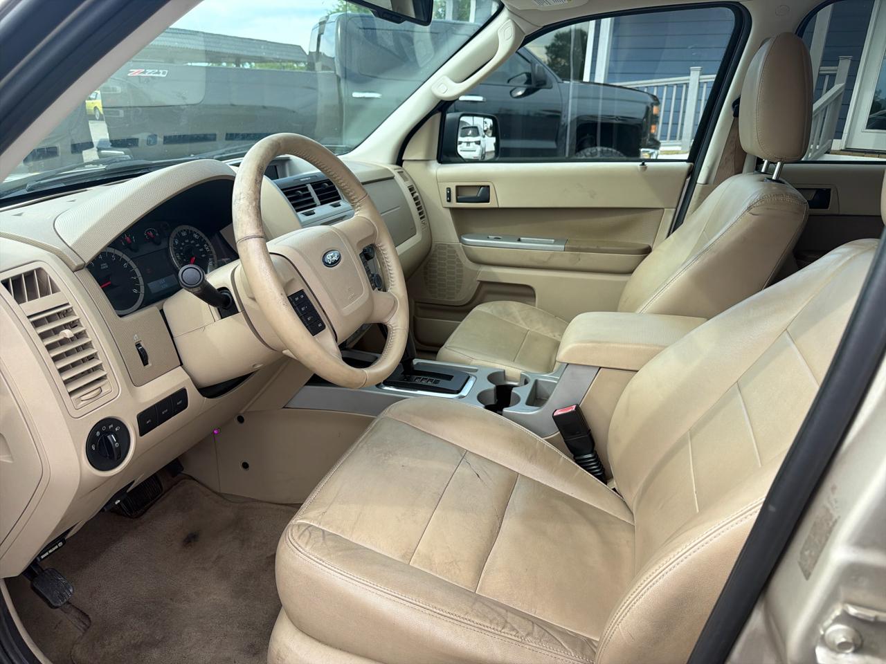 Ford Escape 4WD 4dr XLT 2010