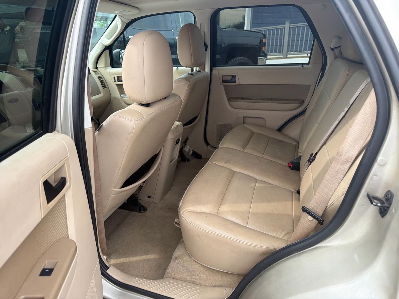Ford Escape 4WD 4dr XLT 2010