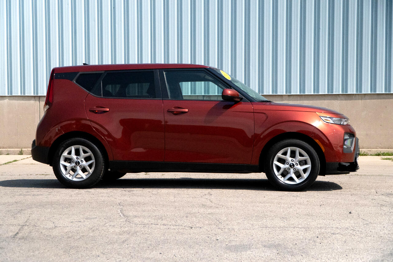 2021 Kia Soul S photo 3