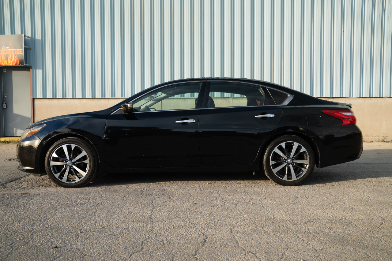 Nissan Altima 4dr Sdn I4 2.5 SR 2016