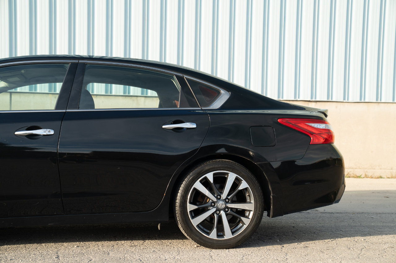 Nissan Altima 4dr Sdn I4 2.5 SR 2016