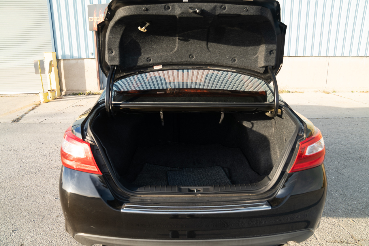 Nissan Altima 4dr Sdn I4 2.5 SR 2016