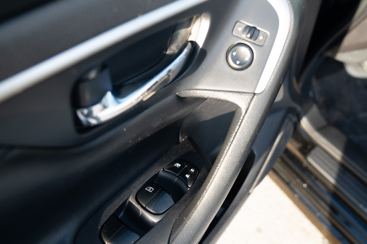 Nissan Altima 4dr Sdn I4 2.5 SR 2016