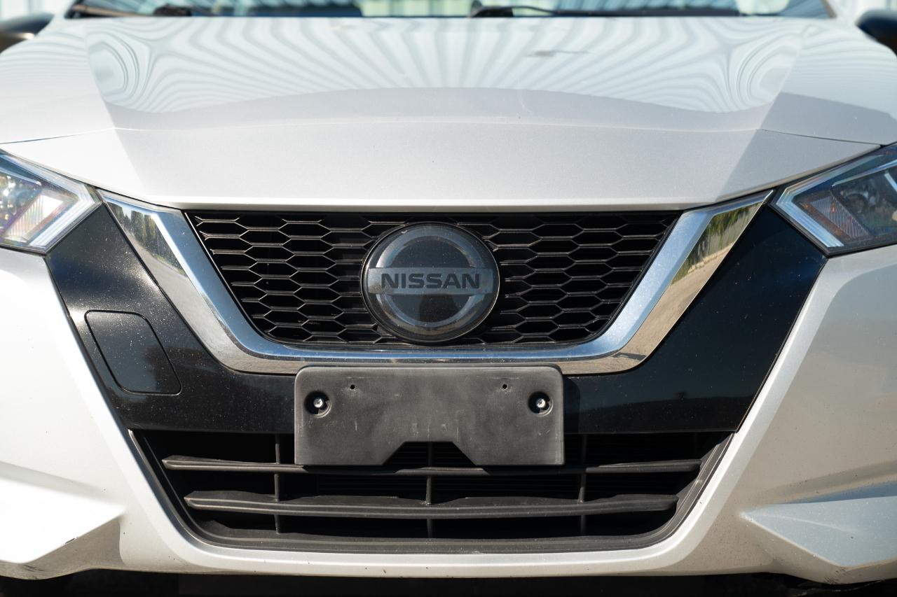 Nissan Versa photo 3
