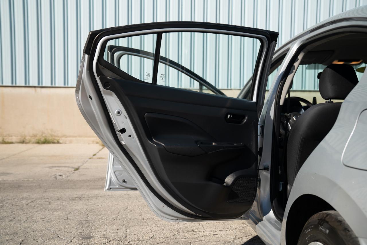 Nissan Versa photo 17