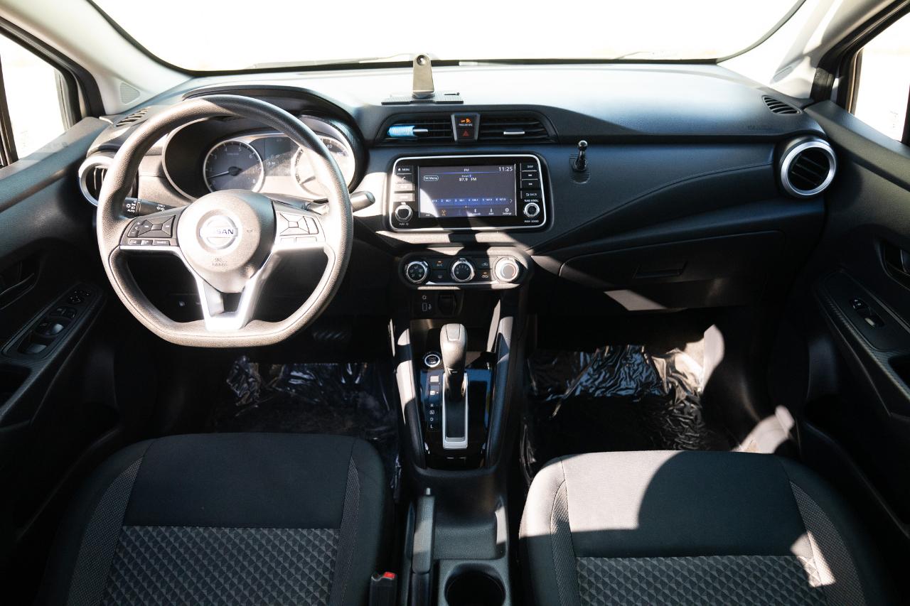 Nissan Versa photo 22