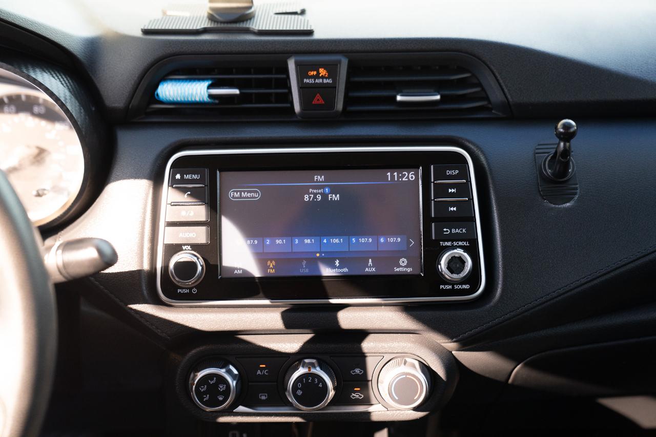 Nissan Versa photo 25