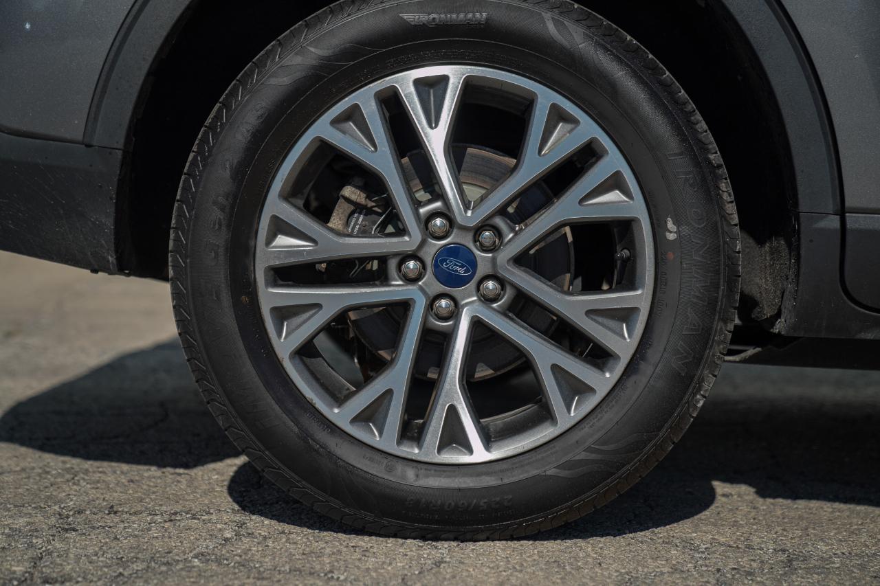 Ford Escape photo 8