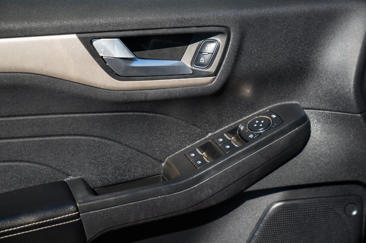 Ford Escape photo 18