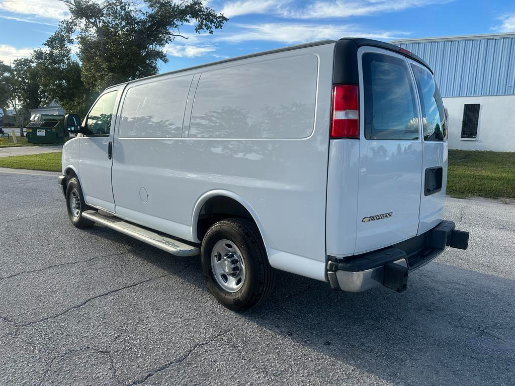 2022 Chevrolet Express Cargo Van 2500 photo 2