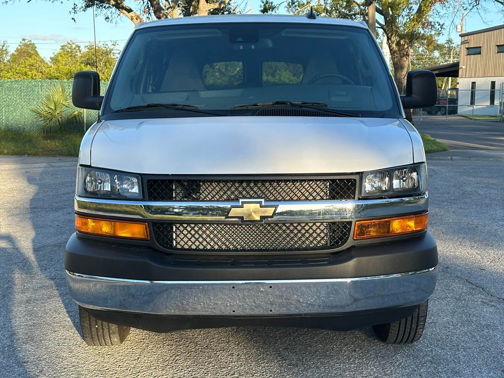 Chevrolet Express Passenger RWD 3500 155" LT 2025 Chevrolet Express Passenger RWD 3500 155" LT 2025