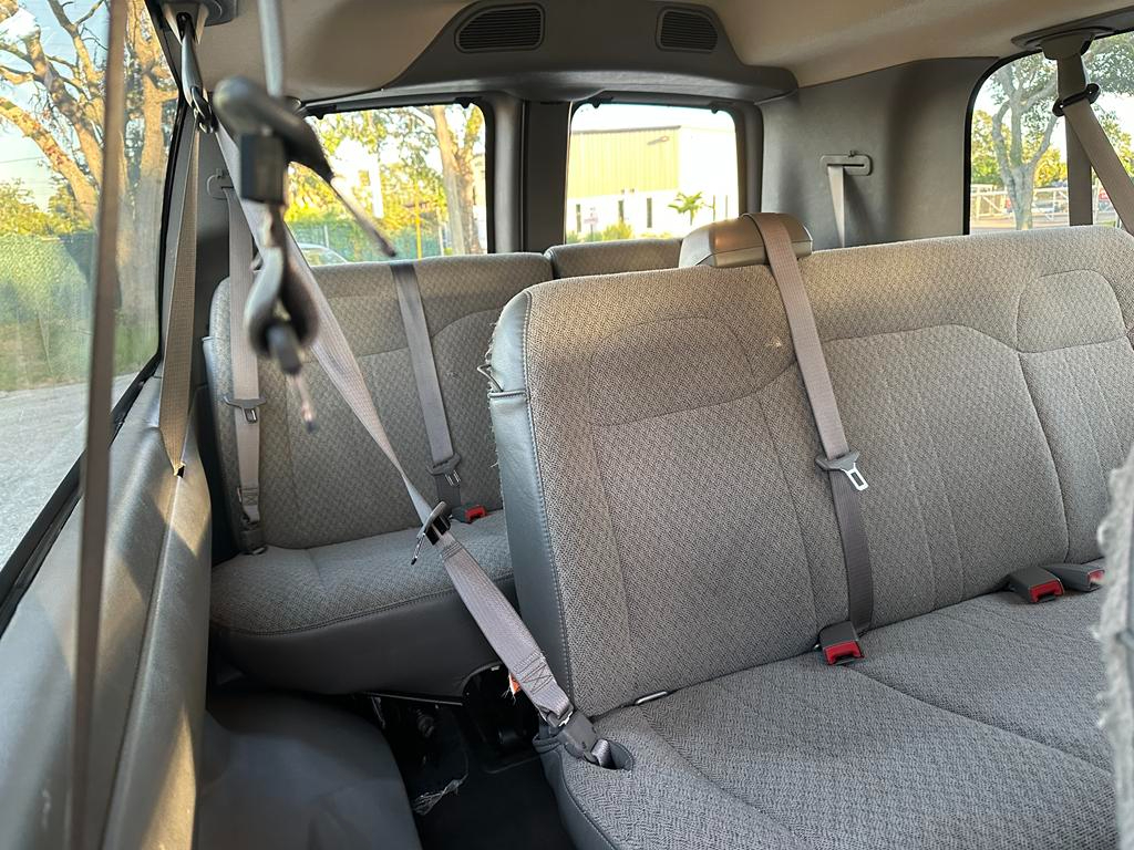 Chevrolet Express Passenger RWD 3500 155" LT 2025 Chevrolet Express Passenger RWD 3500 155" LT 2025