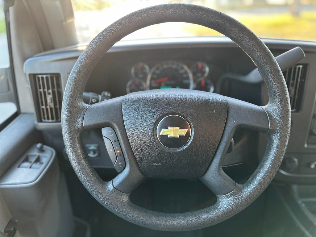 Chevrolet Express Passenger RWD 3500 155" LT 2025 Chevrolet Express Passenger RWD 3500 155" LT 2025