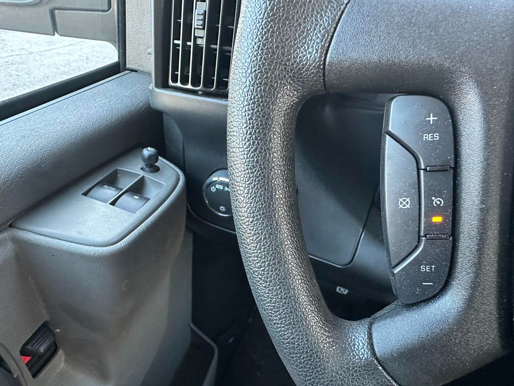 Chevrolet Express Passenger RWD 3500 155" LT 2025 Chevrolet Express Passenger RWD 3500 155" LT 2025